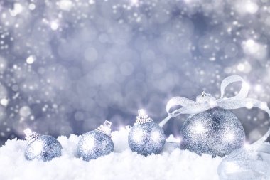 Mutlu Noeller ve mutlu yeni yıl. Yeni yıl süslemeleri ile bir yeni yıl arka plan. Yeni yıl kartı.