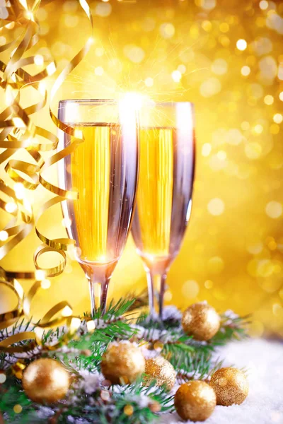 Buon Natale e felice anno nuovo. Uno sfondo di Capodanno con decorazioni di Capodanno. . — Foto Stock