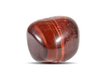 Makro doğal gemstone çekim. Doğal mineral taş boğa göz. Yalıtılmış nesne üzerinde beyaz bir arka plan.