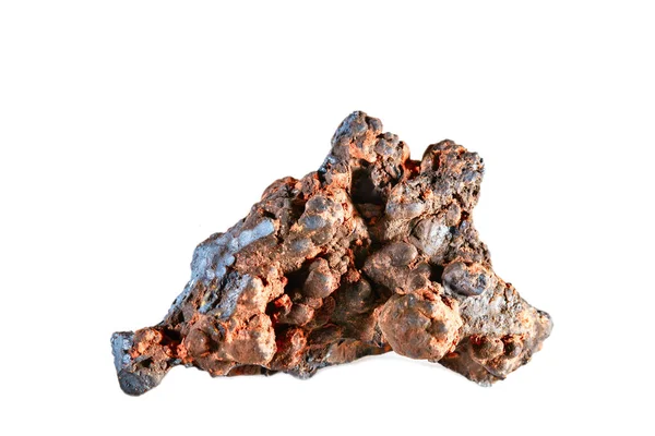 Makró felvétel a természetes kő. A nyers ásványi goethitet is. Marokkó. Elkülönített objektum, egy fehér háttér. — Stock Fotó