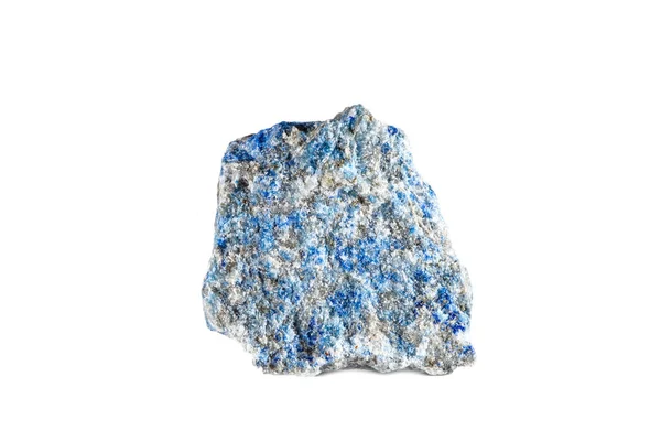 Makroaufnahmen von natürlichen Edelsteinen. Rohminerallazurit. Pakistan. isoliertes Objekt auf weißem Hintergrund. — Stockfoto