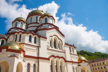 Yeni Athos manastır güneş içinde St. Simon Canaanite manastır. Yeni Athos, Abhazya