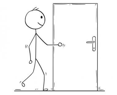 Karikatür adam veya iş adamı yürüyüş kapıyı açmak için