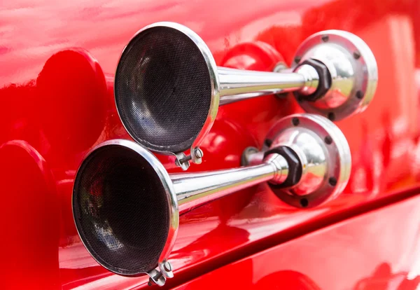 Vintage signal horn on a historic fire truck — Stock Photo, Image