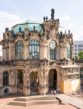 Dresden'deki tarihi Zwinger palace
