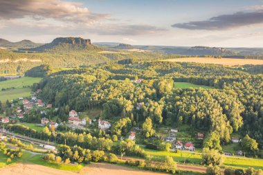 Saxony'deki / daki Mesa, yatay