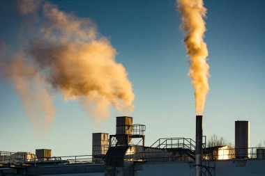 Bir fabrikanın baca hava kirliliği