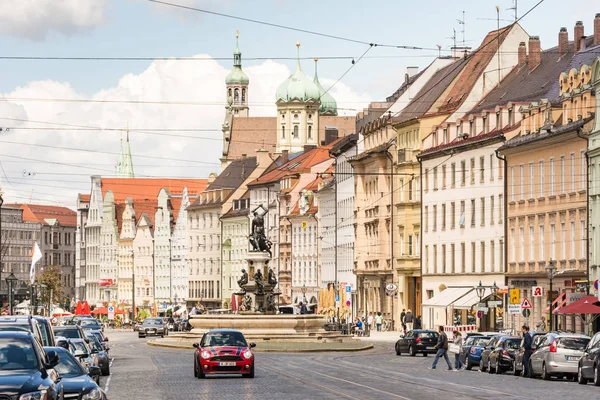 Urbanes Leben in der Stadt Augsburg — Stockfoto