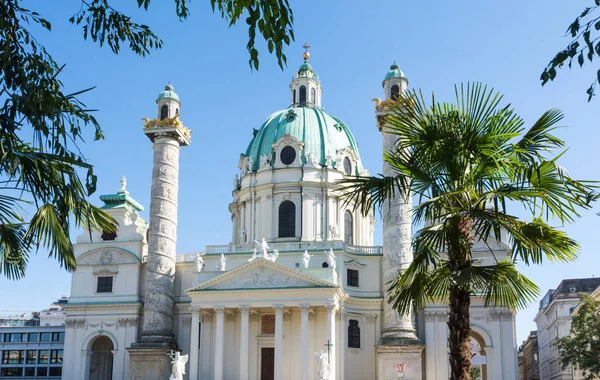 Karlskirche baroque à Vienne — Photo