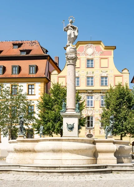 Plaza histórica de la ciudad Neuburg — Foto de Stock