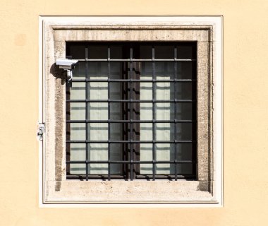 CCTV, demir