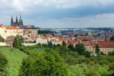 Prag şehrinin hava manzarası