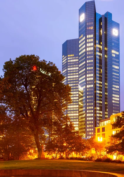 Skyscraper in Frankfurt at night — Stock Photo, Image