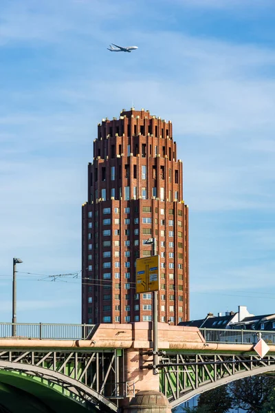 Hotel tower in Frankfurt — Stock Photo, Image