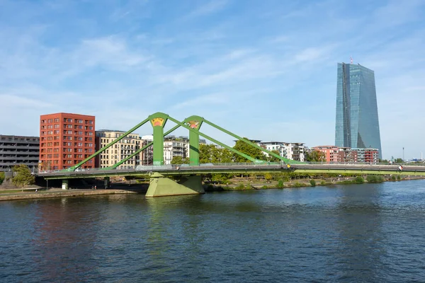 La Banque centrale européenne et le Main River à Francfort — Photo