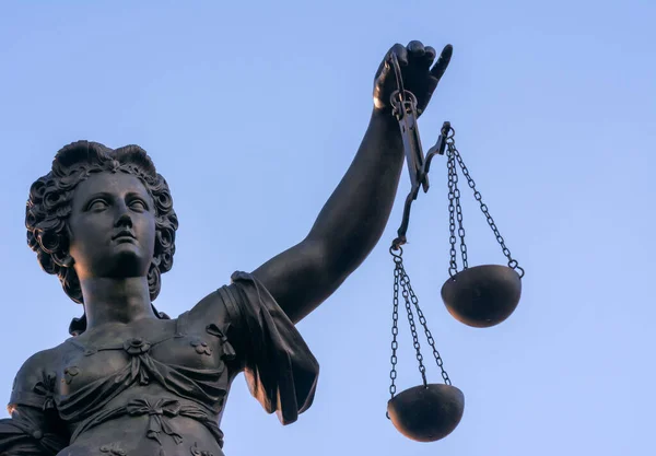 Scales of Lady Justice — Stock Photo, Image