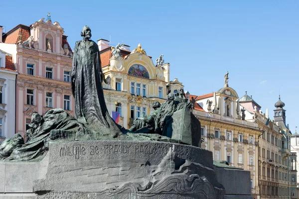 Jan-Hus-Denkmal in Prag — Stockfoto