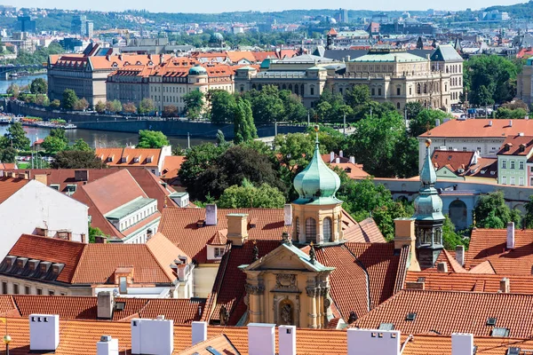 Letecký výhled na hlavní město Prahu — Stock fotografie