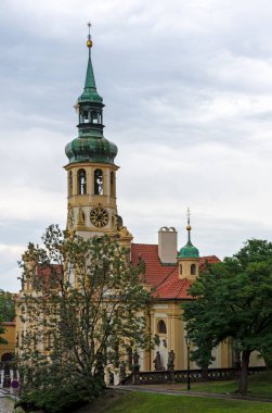 Prag'da Loreta Kilisesi