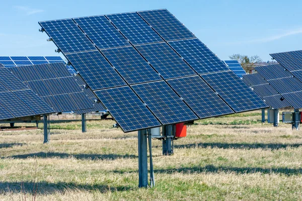 Creazione Energia Innovativa Parco Solare — Foto Stock