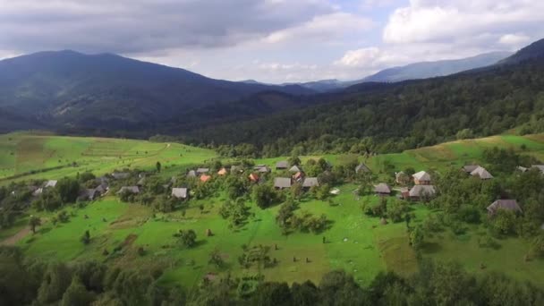 Montaña país drone vista — Vídeo de stock