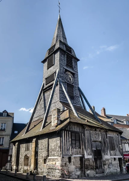オンフルール、古い木造の教会の教会 — ストック写真