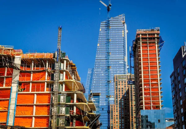 Нью-Йорк, США 1 марта 2016: Строительство небоскребов в Нью-Йорке — стоковое фото