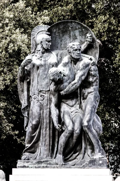 Monument till människor döda för Italien — Stockfoto