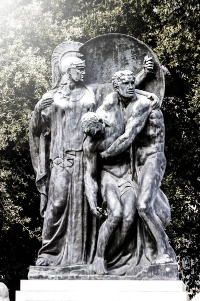 Monument till människor döda för Italien — Stockfoto