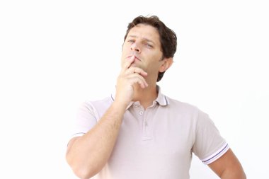 Düşünme ve dikkatli bir şekilde değerlendirilmesi adamdır