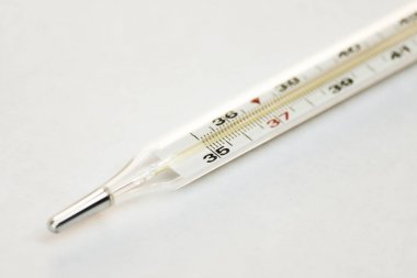 Ateşi kontrol etmek termometer