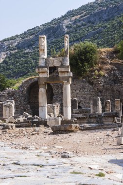 Efes (Türkiye tarihi agora yapısı)