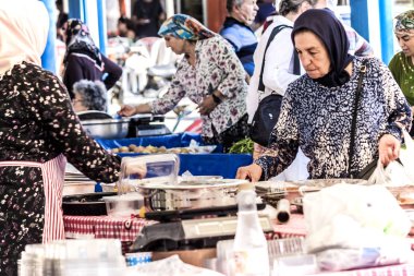 Türk bazar kadınlara