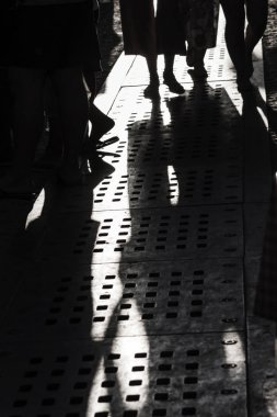 In Bazaarı Caddesi'nde akşam gölgeler