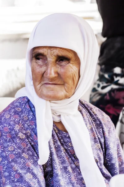 Eski bir Türk kadın portresi