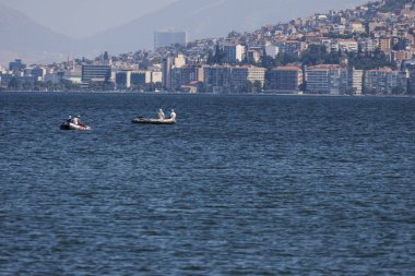 Kauçuk dinghys Izmir (Türkiye'nin önünde denizde)