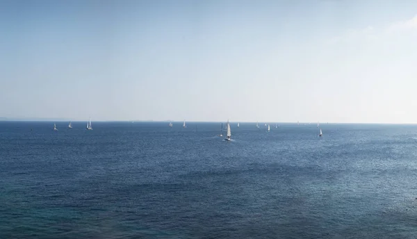 Sea panorama s plachetnice, Sardinie, Santa Teresa Gallura — Stock fotografie