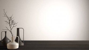 Boş iç tasarım konsepti, ahşap masa veya modern minimalist vazolar, beyaz mimari arka plan ile raf
