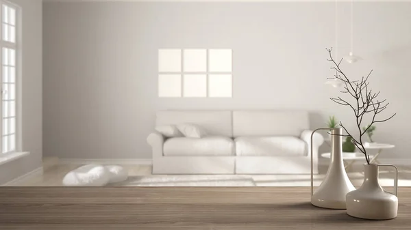 Tampo de mesa de madeira ou prateleira com vasos modernos minimalistas sobre a sala de estar escandinava minimalista borrada, design de interiores brancos — Fotografia de Stock