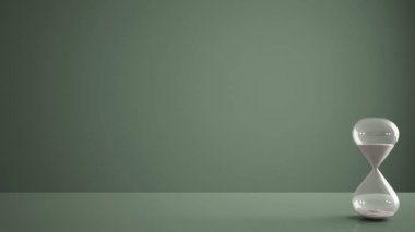 Yeşil tablo, Danışma veya geri sayım için bir son tarih, yeşil pantone kopya alan arka plan içinde geçen süre ölçümünü kristal modern kum saati ile raf