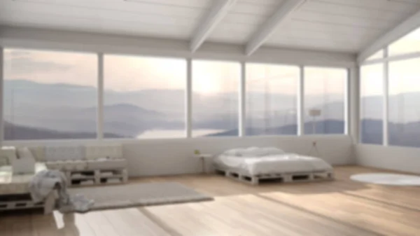 Diseño interior de fondo desenfoque: dormitorio panorámico con ventanas en el valle de la montaña, cama de bricolaje hecha con paleta, sofá de madera con almohadas, alfombra de alfombra, arquitectura moderna — Foto de Stock