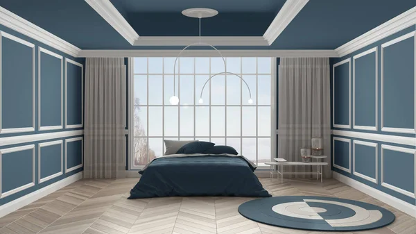 Классическая бело-голубая спальня с лепниной, большим панорамным окном на зимний пейзаж, паркетным полом, кроватью с подушками, шторами, ковром. Современный дизайн интерьера — стоковое фото