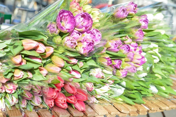 Vele Boeketten Van Multicolor Tulpen Bloemen Markt — Stockfoto