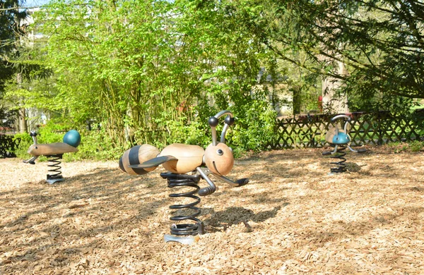 公園の木製動物の遊具 — ストック写真