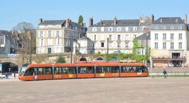 Le Mans, Fransa - 03 Nisan 2017: Şehir Le Mans Sarthe Pays de la Loire Fransa'nın modern bölümünün görünümünü