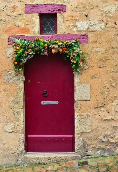 Ręcznie Robione Wieniec Czerwony Drzwi Vintage Boże Narodzenie Dzień Dziękczynienia — Zdjęcie stockowe