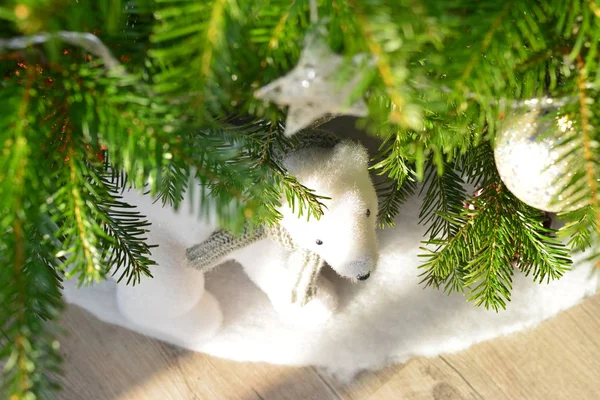 Presentes Urso Sob Árvore Para Dia Natal — Fotografia de Stock
