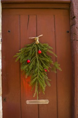 Noel ağacı dalları vintage kapı süslemeleri
