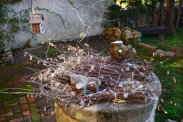 Getrocknete Zweige Und Blätter Als Weihnachtsdekoration Garten — Stockfoto