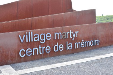 Oradour Sur Glane, Fransa - 16 Ağustos 2017: Şehit Köyü Memorial center, Oradour-sur-glane, yok edilen Fransız köyünde ikinci WW